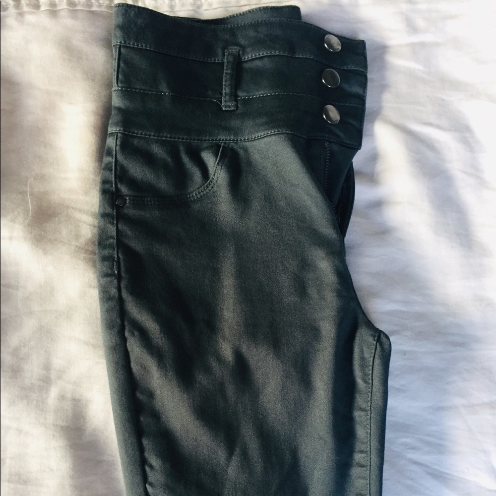 Hi-waist refuge olive pants